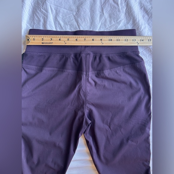 NWT Lululemon Dance Studio Crop II Black Cherry Size 4 - Picture 7 of 12
